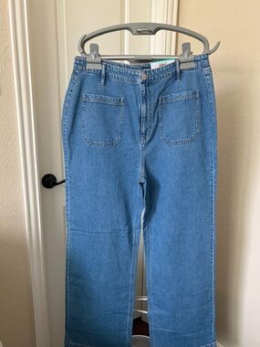 Women's High-Rise Wide-Leg Jeans in Light Blue